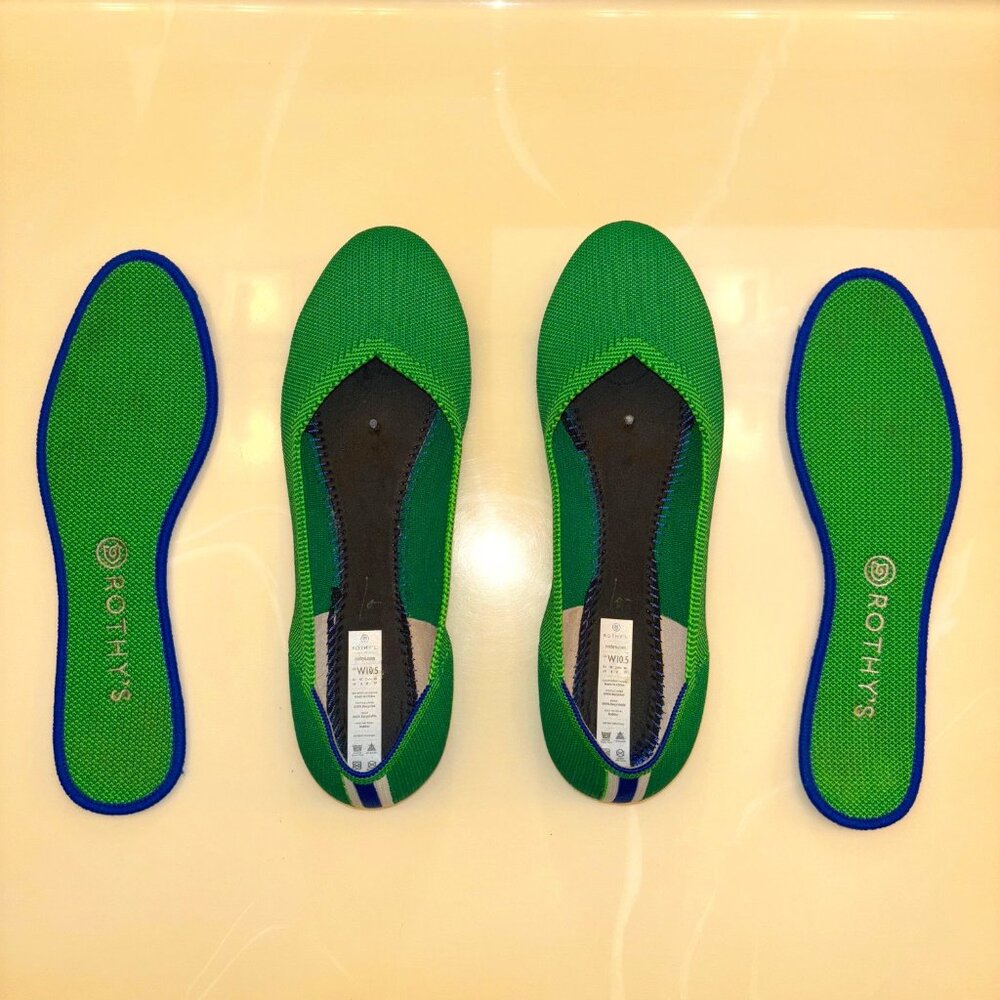 Rothy’s “The Flat” Round Toe in Jellybean Green and Reflex Blue Heel Stripe 10.5
